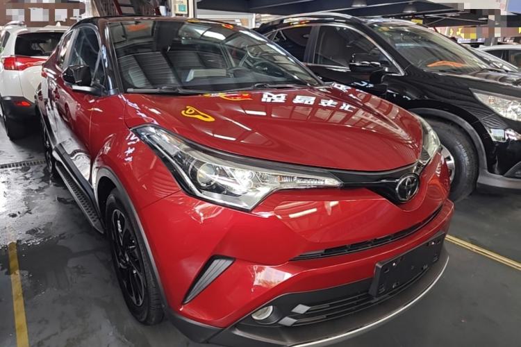 Used Toyota IZOA 2018 2.0L Yichi Edition China V Standard Front Right 45 Deg