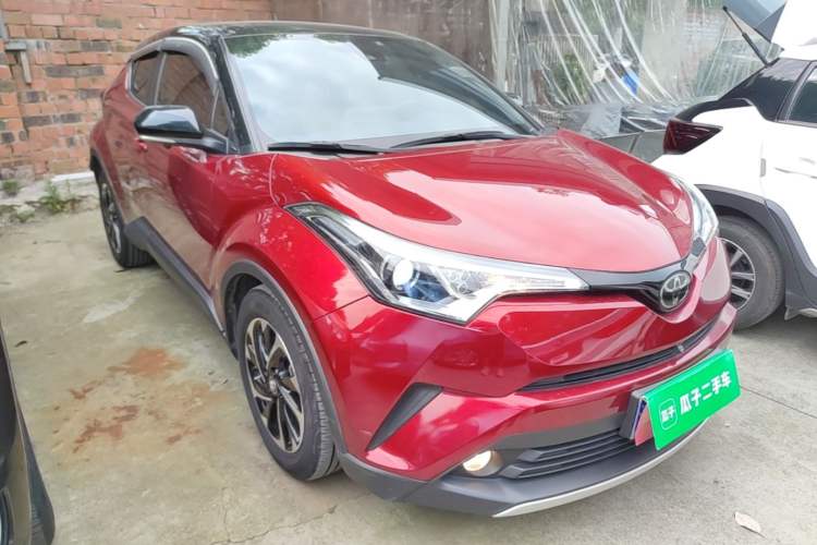 Used Toyota IZOA 2018 2.0L Yichi Version China VI Standard Front Right 45 Deg