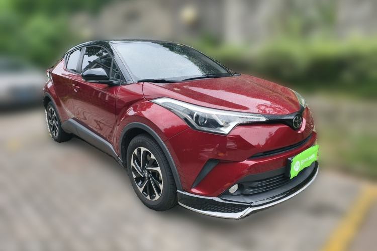 Used Toyota IZOA 2018 2.0L Yichi Edition China V Standard Front Right 45 Deg