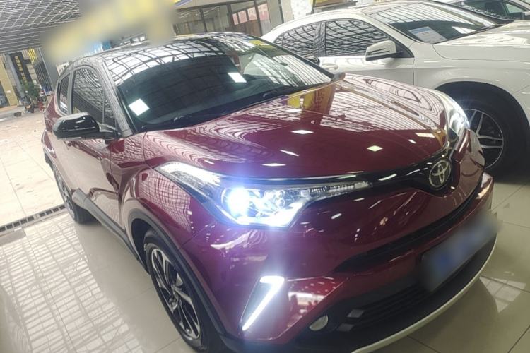 Used Toyota IZOA 2018 2.0L Yichi Edition China V Standard Front Right 45 Deg