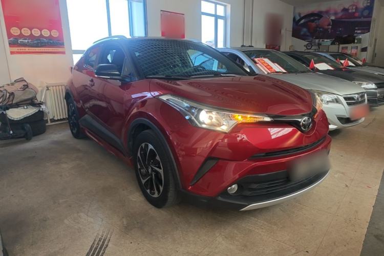 Used Toyota IZOA 2018 2.0L Yichi Edition China V Standard Front Right 45 Deg