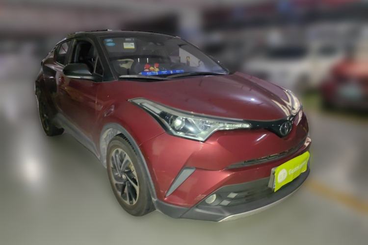 Used Toyota IZOA 2018 2.0L Yichi Version China VI Standard Front Right 45 Deg