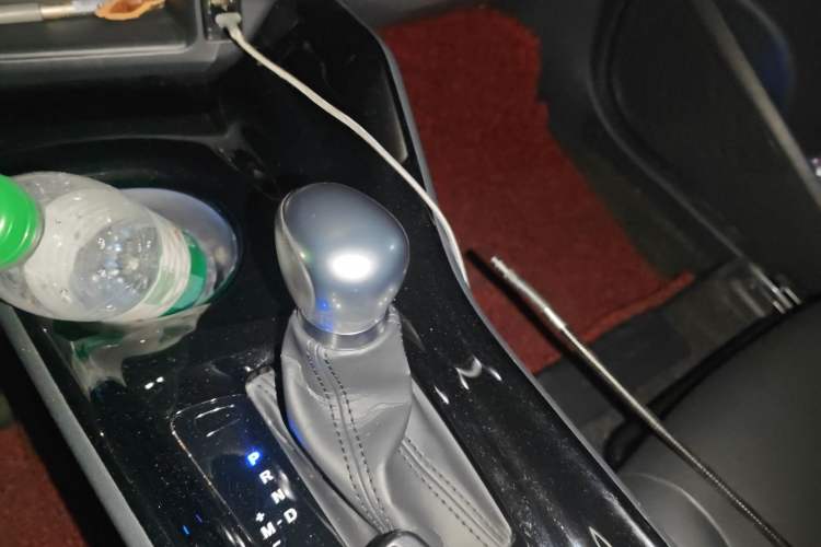 Used Toyota IZOA 2018 2.0L Yichi Version China VI Standard Gear Lever