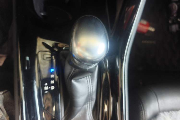 Used Toyota IZOA 2018 2.0L Yichi Version China VI Standard Gear Lever