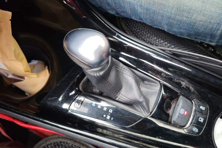 Used Toyota IZOA 2018 2.0L Yichi Version China VI Standard Gear Lever