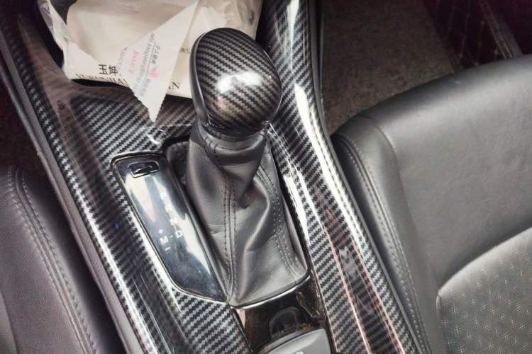 Used Toyota IZOA 2018 2.0L Yixuan Version China V Standard Gear Lever