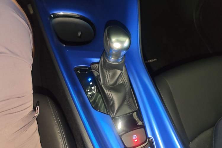 Used Toyota IZOA 2018 2.0L Yichi Edition China V Standard Gear Lever