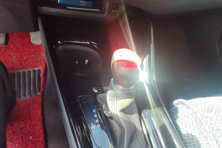 Used Toyota IZOA 2018 2.0L Yichi Edition China V Standard Gear Lever