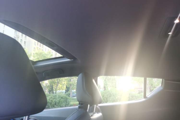 Used Toyota IZOA 2018 2.0L Yichi Version China VI Standard Headliner