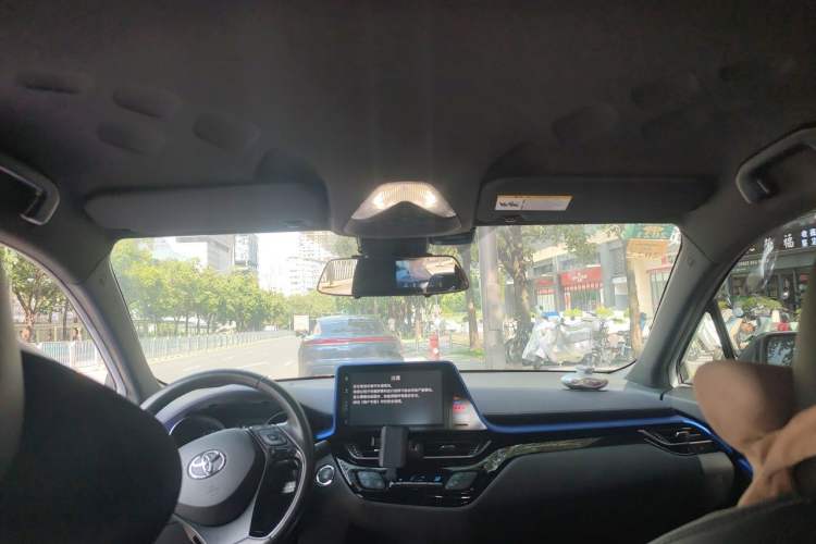 Used Toyota IZOA 2018 2.0L Yichi Version China VI Standard Headliner