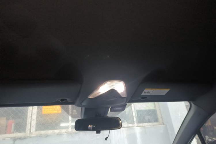 Used Toyota IZOA 2018 2.0L Yichi Version China VI Standard Headliner