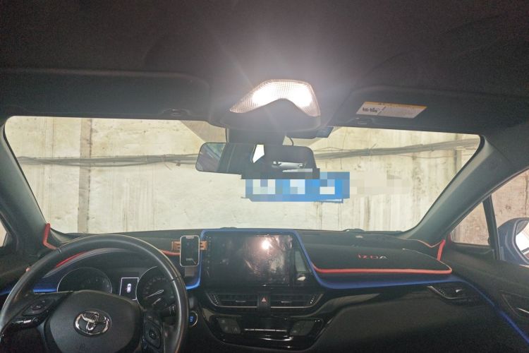Used Toyota IZOA 2018 2.0L Yichi Version China VI Standard Headliner