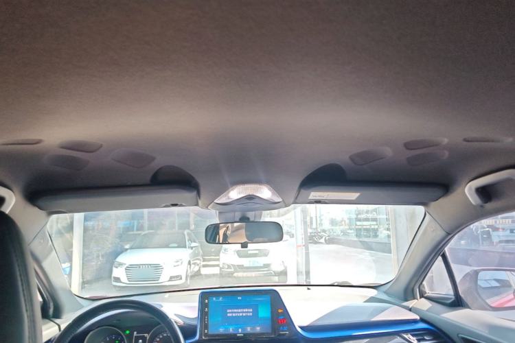 Used Toyota IZOA 2018 2.0L Yichi Version China VI Standard Headliner