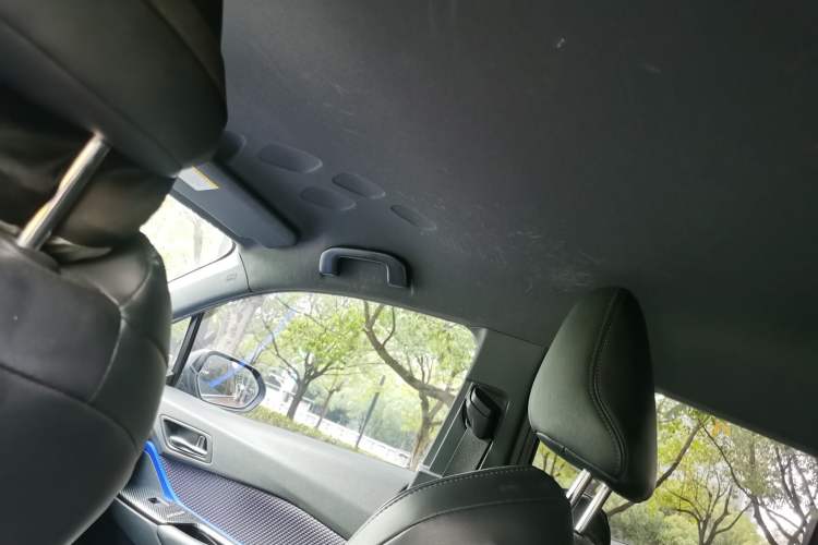 Used Toyota IZOA 2018 2.0L Yichi Version China VI Standard Headliner