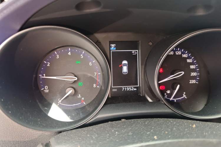 Used Toyota IZOA 2018 2.0L Yixuan Sunroof Version China VI Standard Instrument Cluster