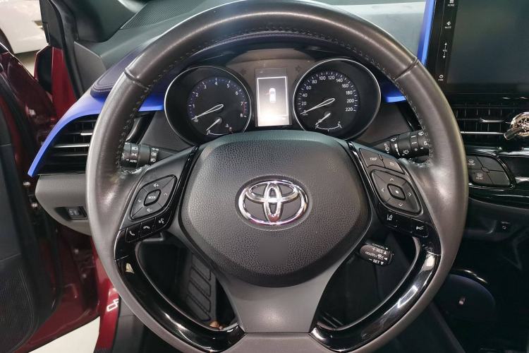 Used Toyota IZOA 2018 2.0L Yichi Version China VI Standard Interior 1