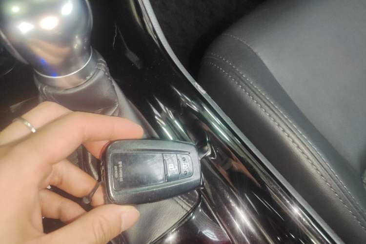 Used Toyota IZOA 2018 2.0L Yichi Edition China V Standard Interior 1
