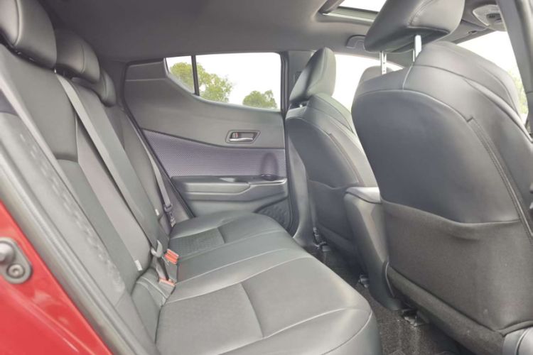 Used Toyota IZOA 2018 2.0L Yichi Version China VI Standard Interior 1