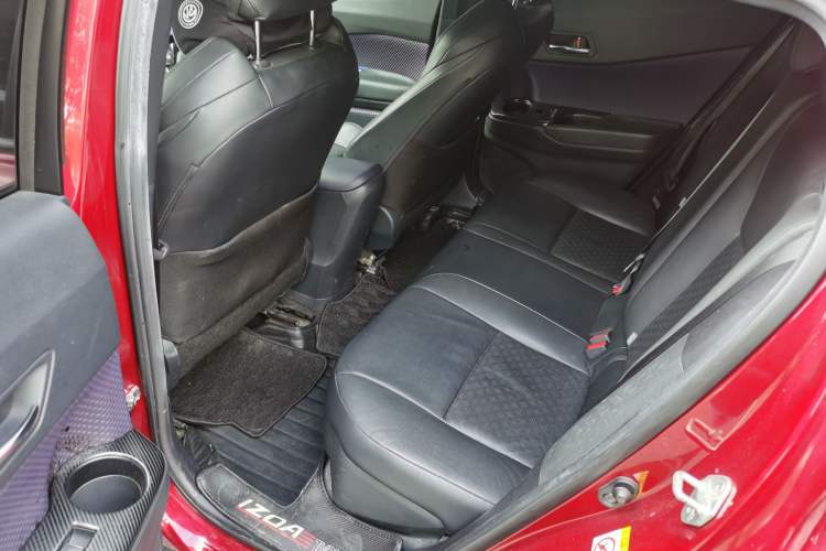 Used Toyota IZOA 2018 2.0L Yichi Version China VI Standard Interior 3