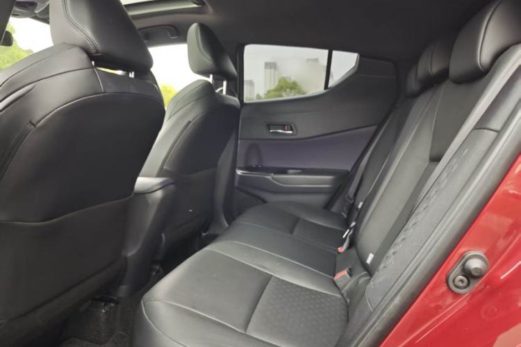 Used Toyota IZOA 2018 2.0L Yichi Version China VI Standard Interior 5