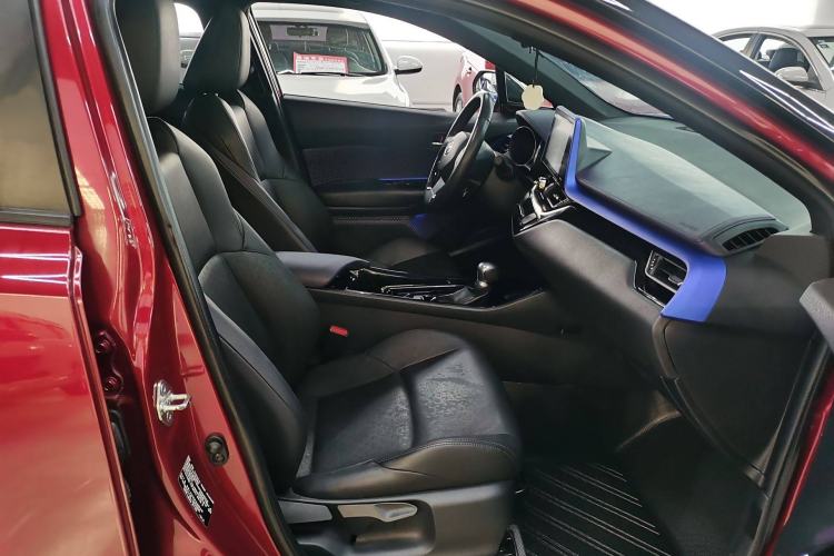 Used Toyota IZOA 2018 2.0L Yichi Version China VI Standard Interior 6