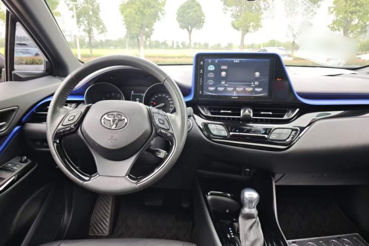 Used Toyota IZOA 2018 2.0L Yichi Version China VI Standard Interior 7