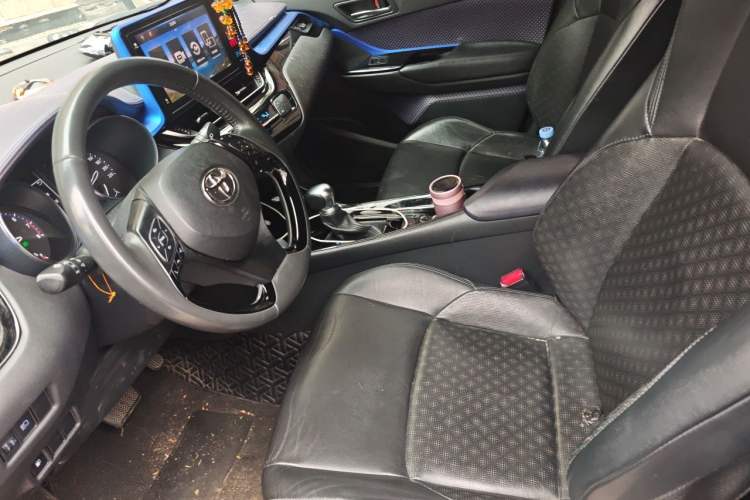Used Toyota IZOA 2018 2.0L Yixuan Sunroof Version China VI Standard Left Front Seat