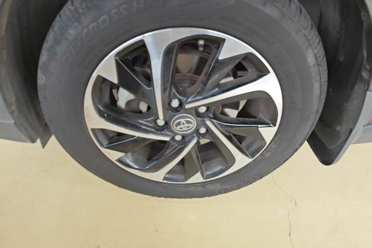 Used Toyota IZOA 2018 2.0L Yichi Edition China V Standard Left Front Wheel Hub