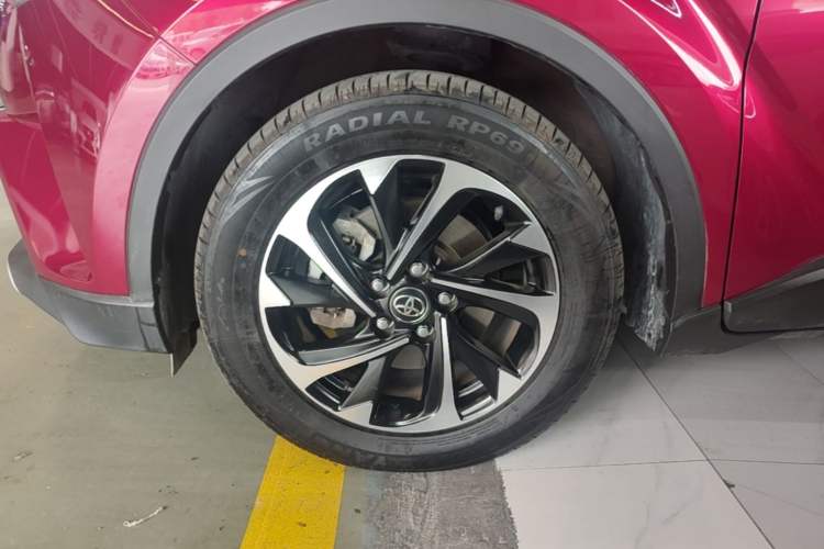 Used Toyota IZOA 2018 2.0L Yichi Version China VI Standard Left Front Wheel Hub
