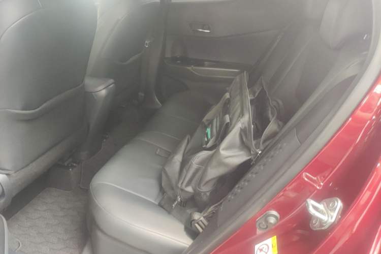 Used Toyota IZOA 2018 2.0L Yichi Edition China V Standard Left Rear Seat