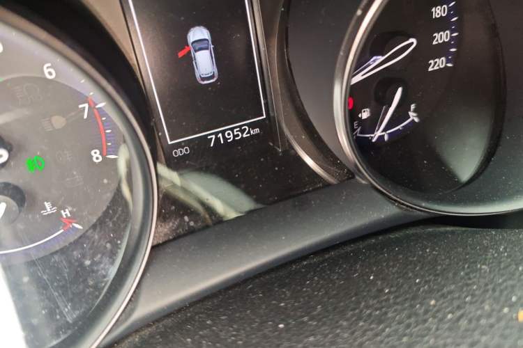 Used Toyota IZOA 2018 2.0L Yixuan Sunroof Version China VI Standard Odometer Close Up