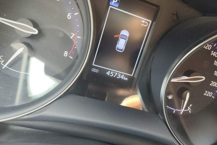 Used Toyota IZOA 2018 2.0L Yichi Edition China V Standard Odometer Close Up