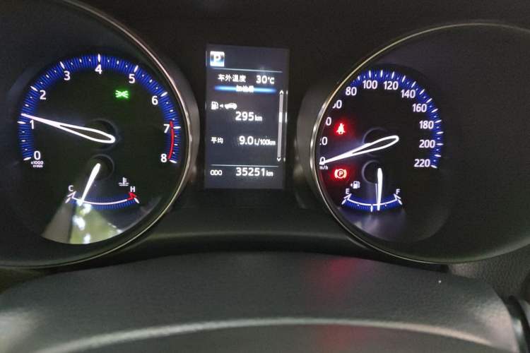 Used Toyota IZOA 2018 2.0L Yichi Edition China V Standard Odometer Close Up