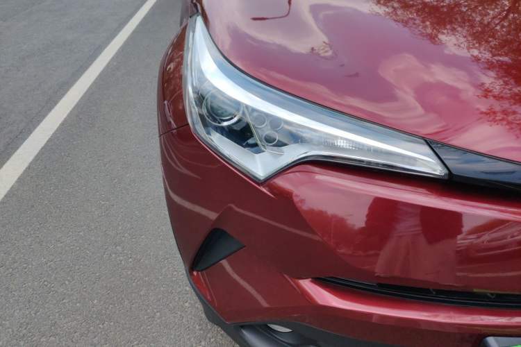 Used Toyota IZOA 2018 2.0L Yichi Version China VI Standard Right Front Headlight