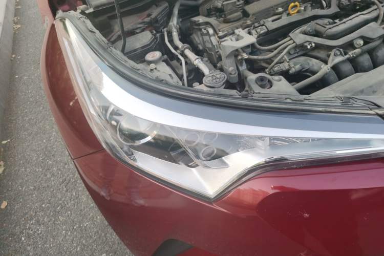 Used Toyota IZOA 2018 2.0L Yichi Version China VI Standard Right Front Headlight