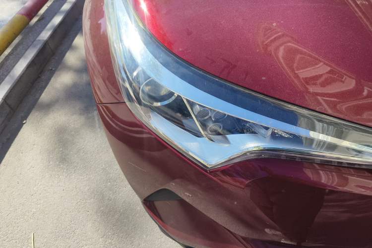 Used Toyota IZOA 2018 2.0L Yichi Version China VI Standard Right Front Headlight