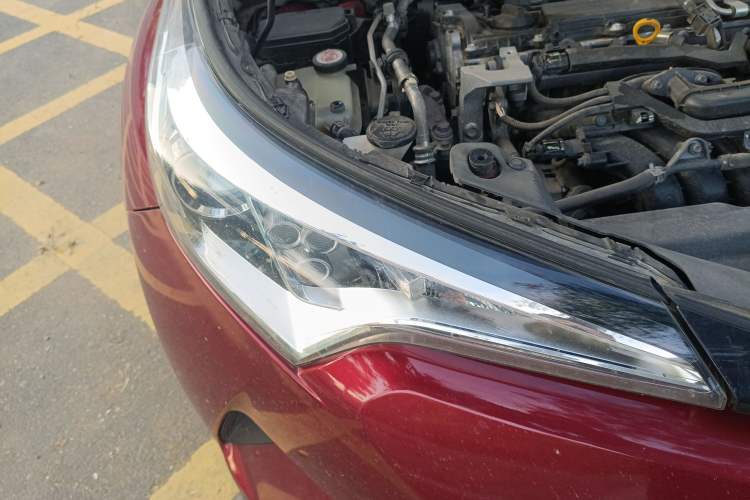 Used Toyota IZOA 2018 2.0L Yichi Edition China V Standard Right Front Headlight