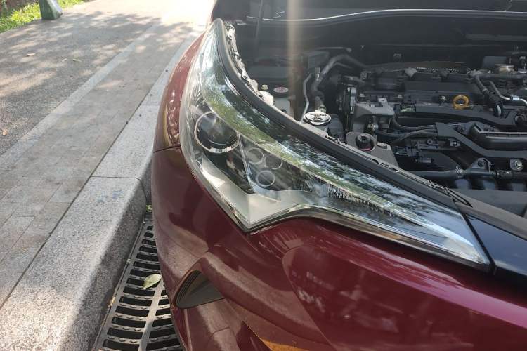 Used Toyota IZOA 2018 2.0L Yichi Version China VI Standard Right Front Headlight