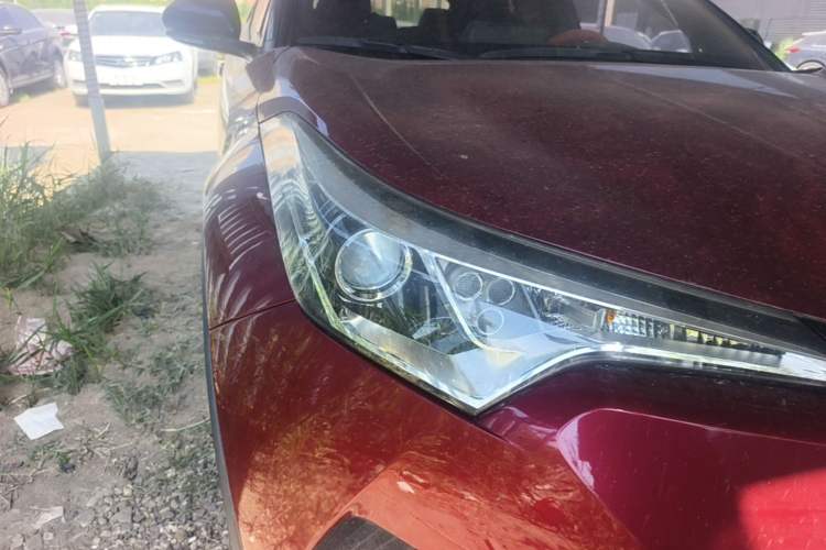 Used Toyota IZOA 2018 2.0L Yichi Version China VI Standard Right Front Headlight