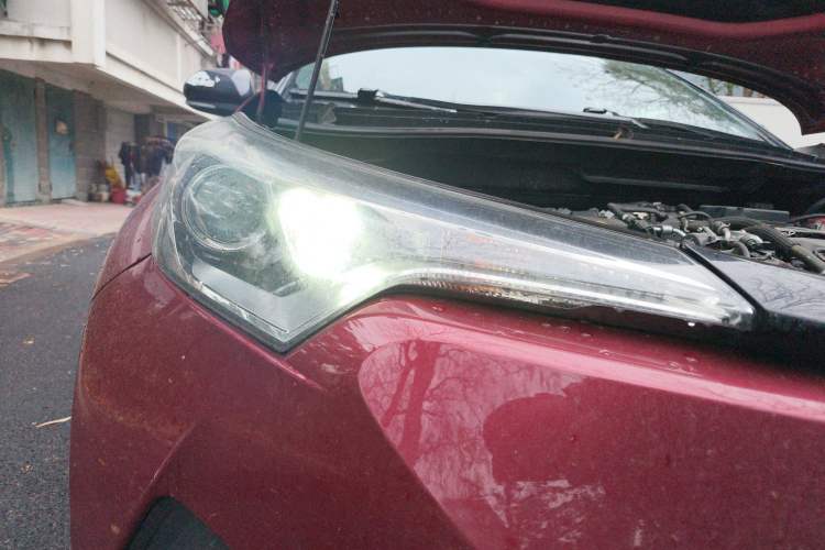 Used Toyota IZOA 2018 2.0L Yichi Version China VI Standard Right Front Headlight