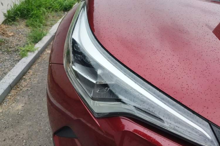 Used Toyota IZOA 2018 2.0L Yixuan Version China V Standard Right Front Headlight