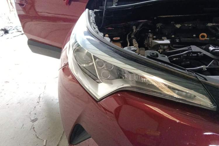 Used Toyota IZOA 2018 2.0L Yichi Version China VI Standard Right Front Headlight