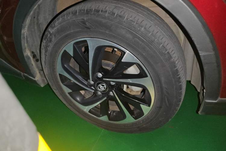 Used Toyota IZOA 2018 2.0L Yichi Version China VI Standard Right Front Wheel Hub