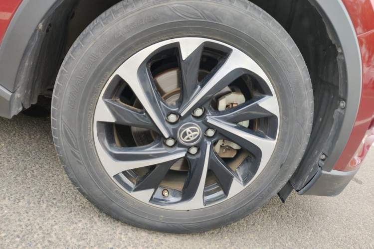 Used Toyota IZOA 2018 2.0L Yichi Version China VI Standard Right Front Wheel Hub
