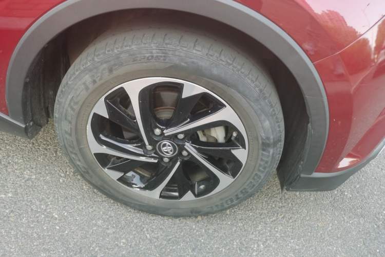 Used Toyota IZOA 2018 2.0L Yichi Version China VI Standard Right Front Wheel Hub