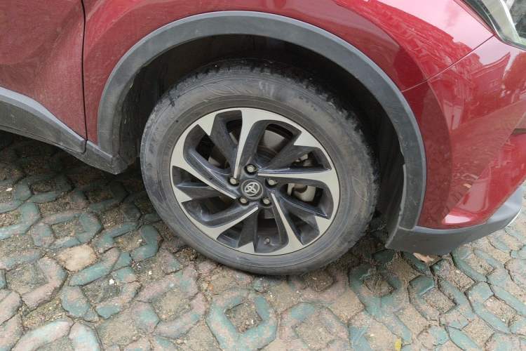 Used Toyota IZOA 2018 2.0L Yichi Version China VI Standard Right Front Wheel Hub