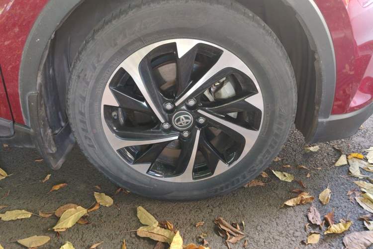 Used Toyota IZOA 2018 2.0L Yichi Version China VI Standard Right Front Wheel Hub