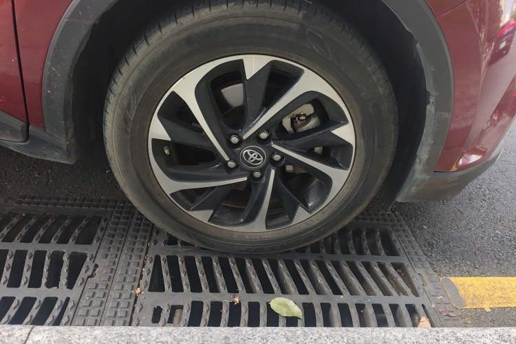 Used Toyota IZOA 2018 2.0L Yichi Version China VI Standard Right Front Wheel Hub