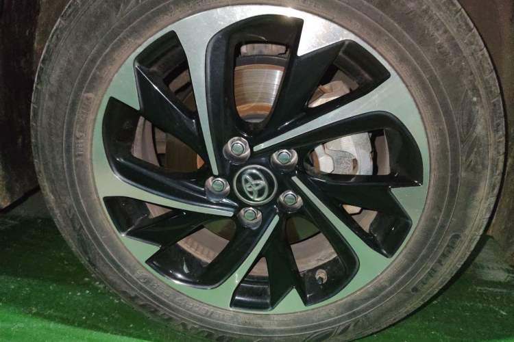 Used Toyota IZOA 2018 2.0L Yixuan Version China V Standard Right Front Wheel Hub