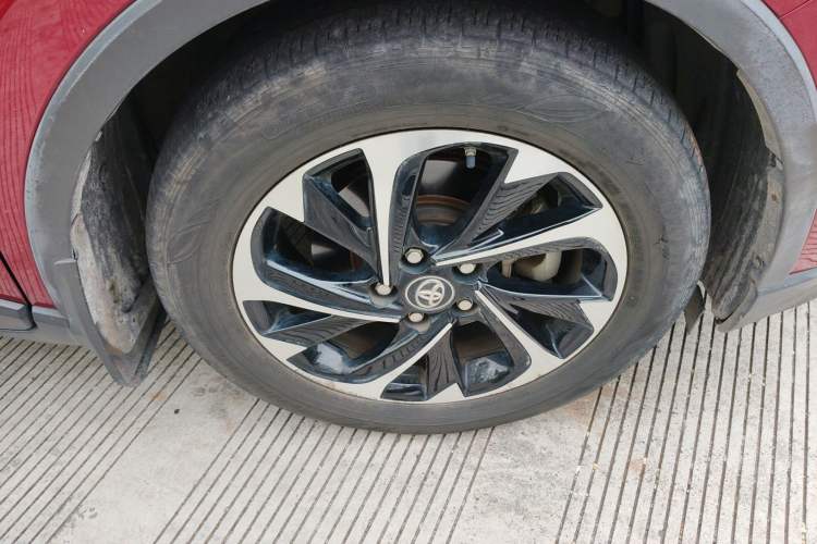 Used Toyota IZOA 2018 2.0L Yichi Version China VI Standard Right Front Wheel Hub